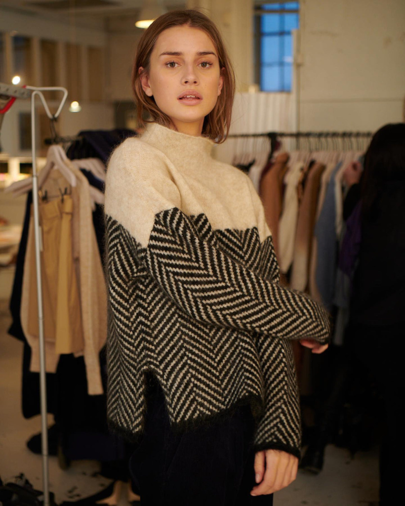 SARA™|CLASSIC TURTLENECK