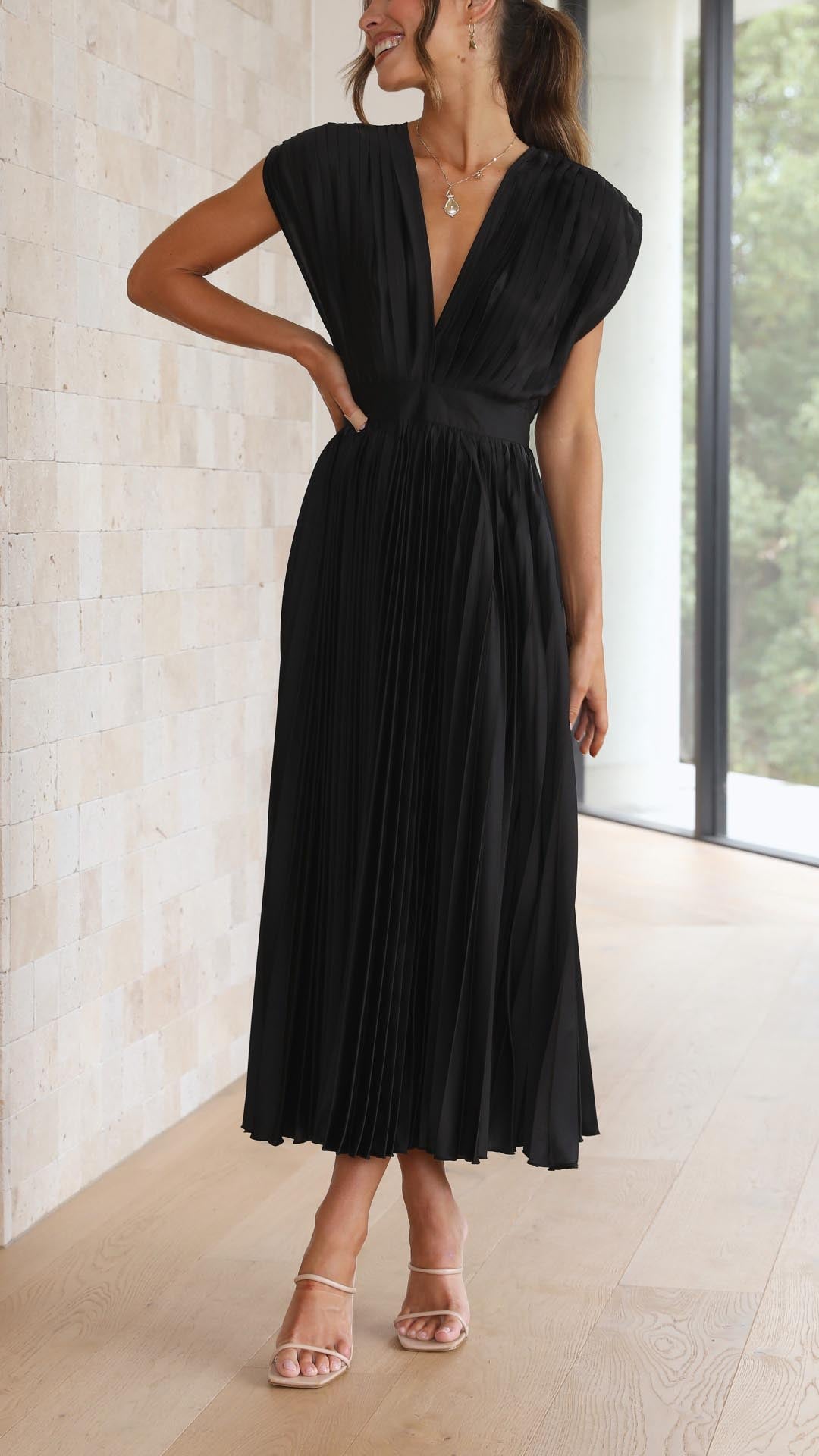 ISLA™ | ELEGANT PLEATED DRESS