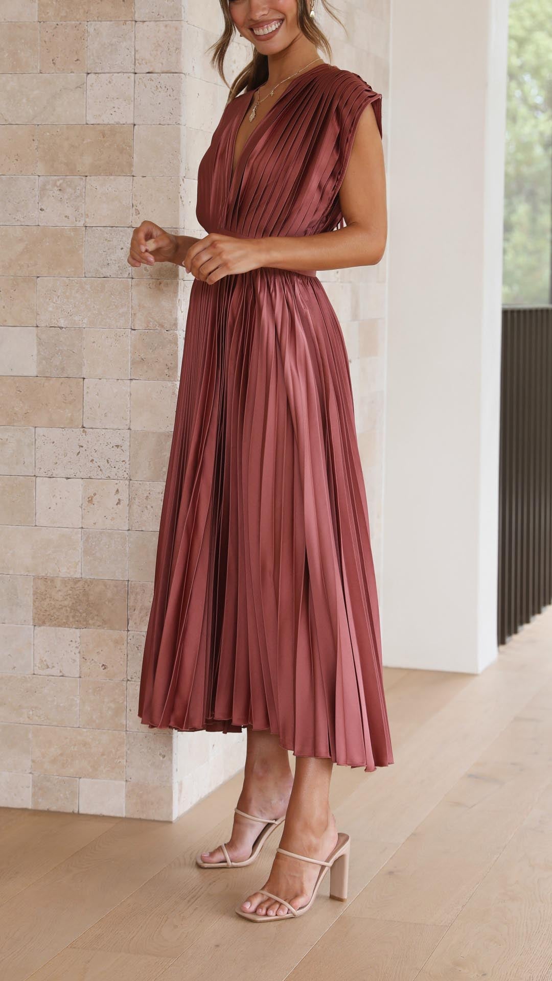 ISLA™ | ELEGANT PLEATED DRESS