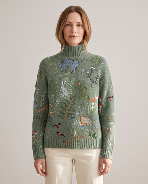 Centenia Turtleneck Sweater – green woodland print